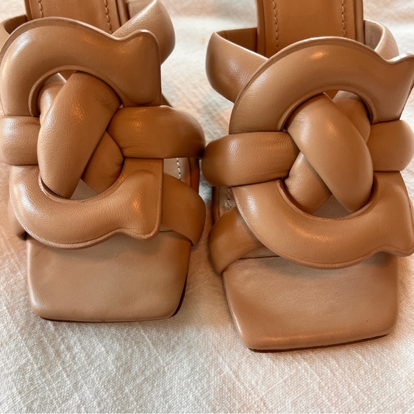 Coach Kellie Learher Sandal Pump - Picture 4 of 11
